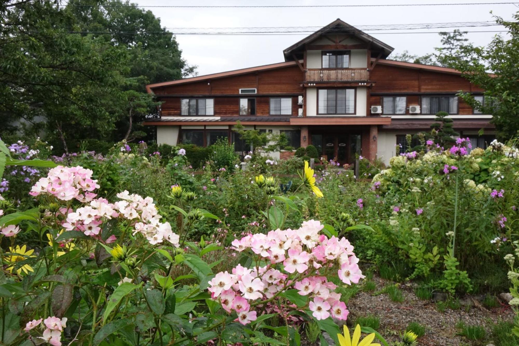 Country Inn Kashiwabara Хакуба Екстер'єр фото