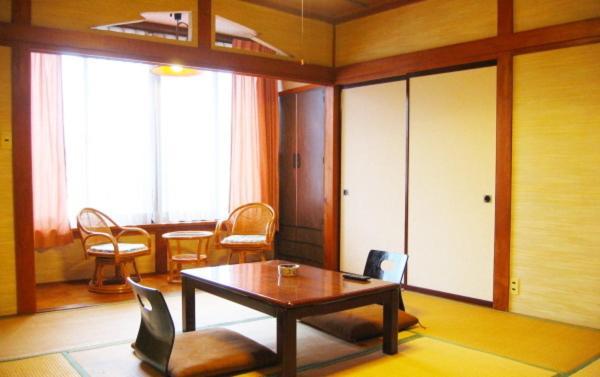Country Inn Kashiwabara Хакуба Екстер'єр фото