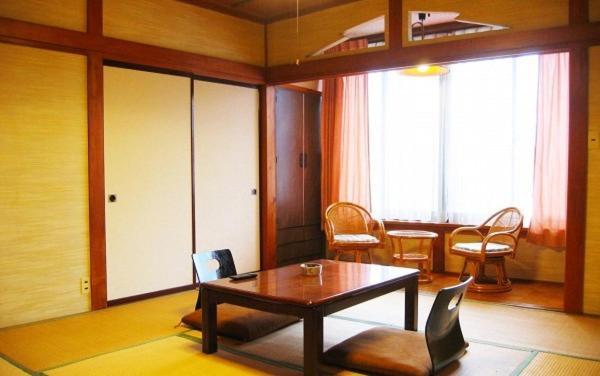 Country Inn Kashiwabara Хакуба Екстер'єр фото